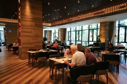 疗愈经济崛起：10万亿市场背后的全民身心健康需求